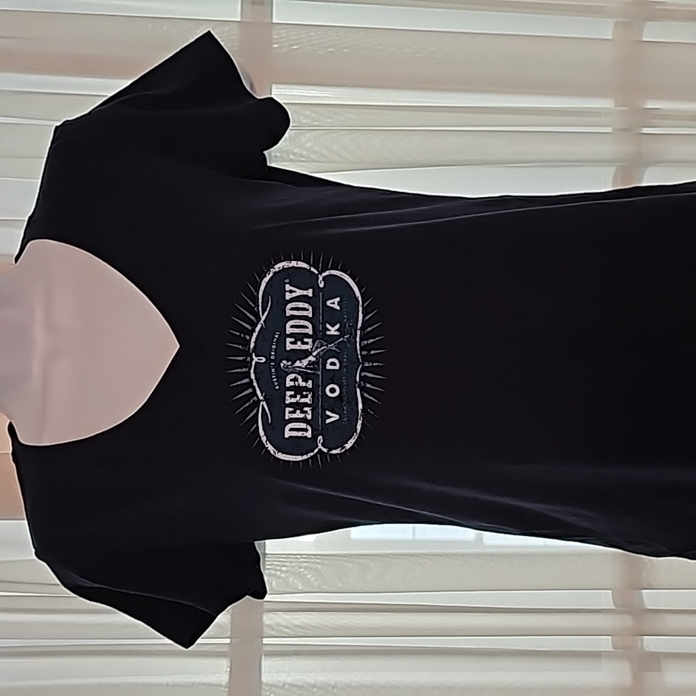 DEEP EDDY Vodka NWOT V-neck lds sz M